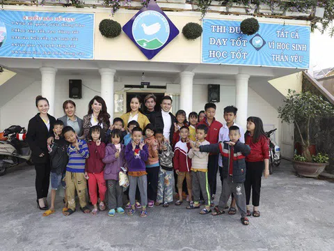 Đoàn Hoa hậu Doanh nhân Việt Nam qua ảnh 2020 đến thăm trường Khiếm Thính Lâm Đồng