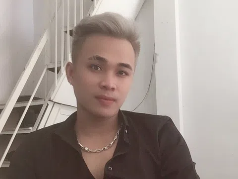 Hành trình theo đuổi đam mê của nhà tạo mẫu tóc Johnny Việt