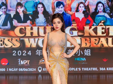 Áo dài Nhung Cao được đấu giá tại Bán kết Hoa hậu Doanh nhân Sắc đẹp Thế giới 2024