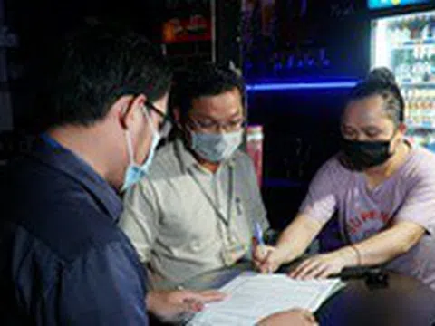Lực lượng chức năng 'xuống đường' yêu cầu chủ quán bia đường Phạm Văn Đồng giảm tiếng ồn