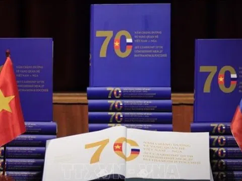 Hội thảo kỷ niệm 90 năm thành lập Đoàn và giới thiệu sách về 70 năm quan hệ Việt– Nga tại Saint Petersburg