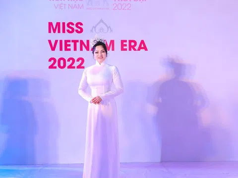 Sau đăng quang , Nữ hoàng Nguyễn Thị Thanh Thúy ngồi "ghế nóng" Hoa hậu Việt Nam Thời đại 2022