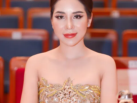 Á hậu Vũ Khánh Hòa diện đầm rực rỡ tham dự chung kết Hoa hậu Doanh nhân Việt Nam 2022
