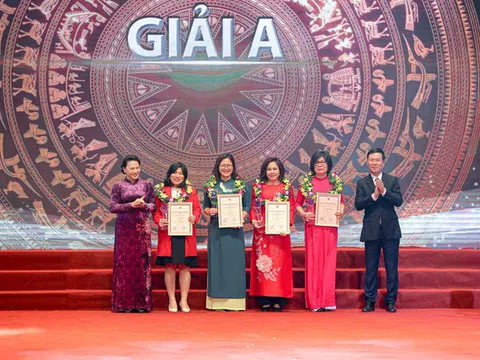 Giải báo chí “75 năm Quốc hội Việt Nam” trao giải thưởng 43 tác phẩm