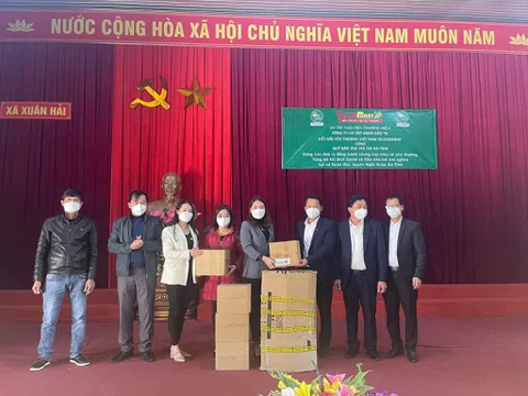 BTC hành trình kết nối yêu thương Việt Nam mang niềm vui đến trẻ em nghèo tỉnh Hà Tĩnh