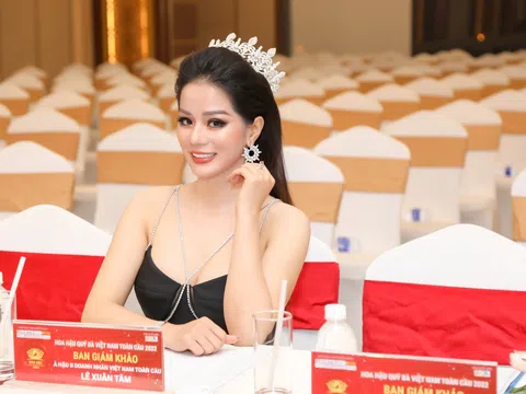 Á hậu Lê Xuân Tâm ngồi 'ghế nóng' chung kết Hoa hậu Quý bà Việt Nam Toàn cầu 2022
