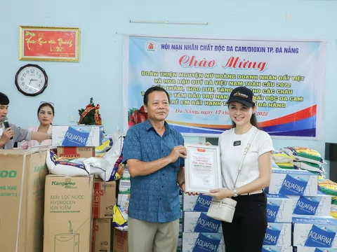 Người đẹp trí tuệ Lê Thị Ngọc Yến đồng hành cùng BTC Hoa hậu Quý bà Việt Nam Toàn cầu và Nữ hoàng Doanh nhân Đất Việt trao tặng nhà tình thương.