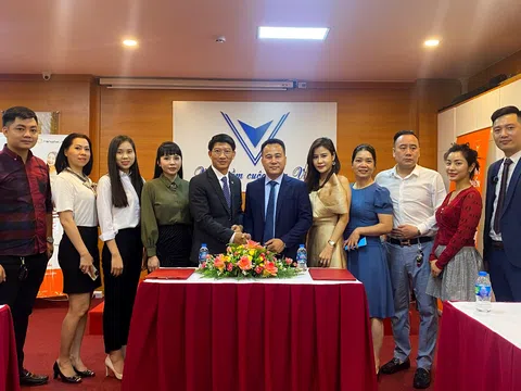 Lễ ký kết "Nhượng quyền thương hiệu VHP" tại trụ sở Hà Nội