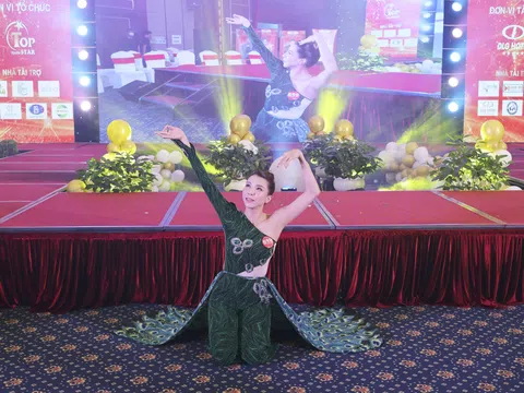 Màn múa công đặc sắc của Cao Thị Hồng Vân tại đêm thi tài năng HHDNVN 2022