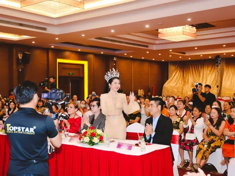 Hoa hậu Khương Phương Anh xuất hiện lộng lẫy trên thảm đỏ bán kết Miss Asian 2023