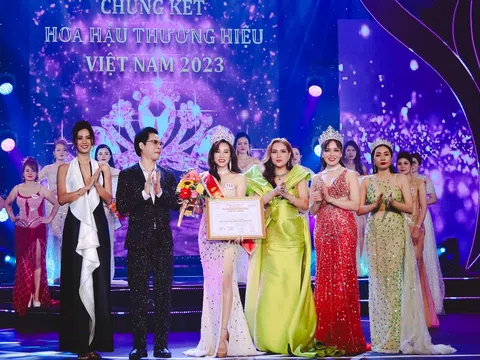 Doanh nhân Phạm Thị Phượng đăng quang Á hậu 1 Hoa hậu Thương hiệu Việt Nam 2023
