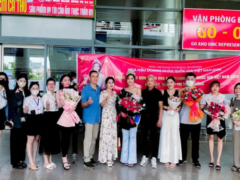 Tân Hoa hậu Doanh nhân Quốc gia Việt Nam 2024 Nguyễn Thị Tuyết Hồng được chào đón trong buổi homecoming