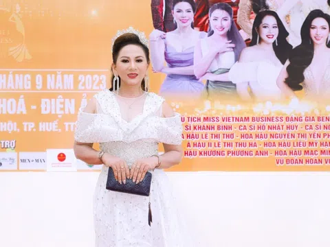 Hoa hậu Thiện nguyện Yến Phượng chấm thi nhan sắc tại Huế