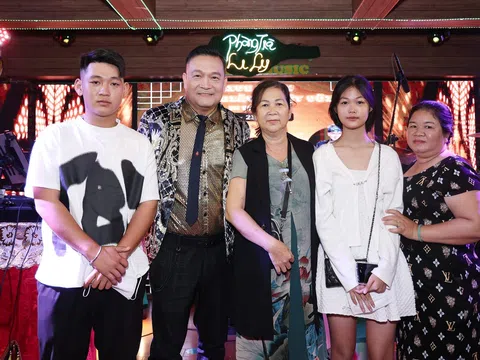 Sau nhiều năm vắng bóng, ca nhạc sĩ Hiền Năng trở về Việt Nam và được khán giả nồng nhiệt chào đón
