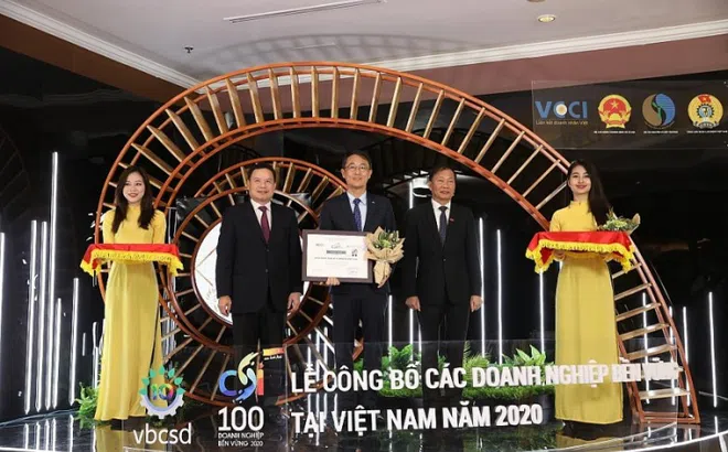 Ngân hàng Shinhan Việt Nam: Xứng danh Top 100 doanh nghiệp bền vững Việt Nam 2020