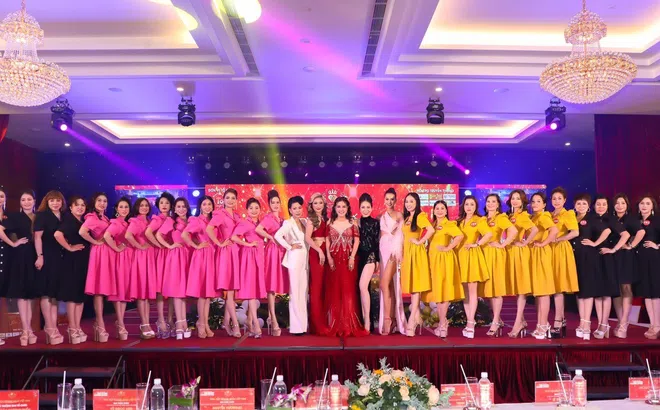 "Bùng nổ" đêm bán kết Hoa hậu Doanh nhân Việt Nam 2022, dàn thí sinh tỏa sáng trên sân khấu